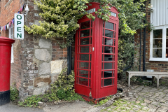 20230728_telefonhäuschen-in-Avebury