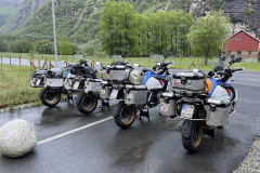 20220531_unsere Mopeds in Lysebotn